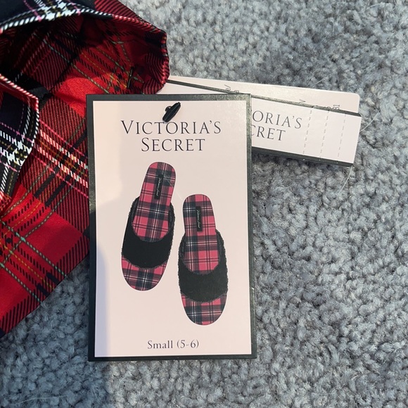 Victoria’s Secret Slippers - Picture 3 of 3